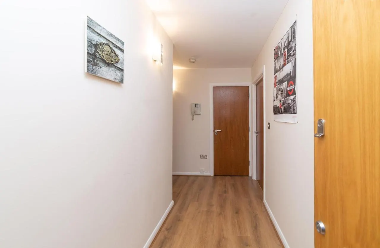 Royal Crossharbour Apartment London