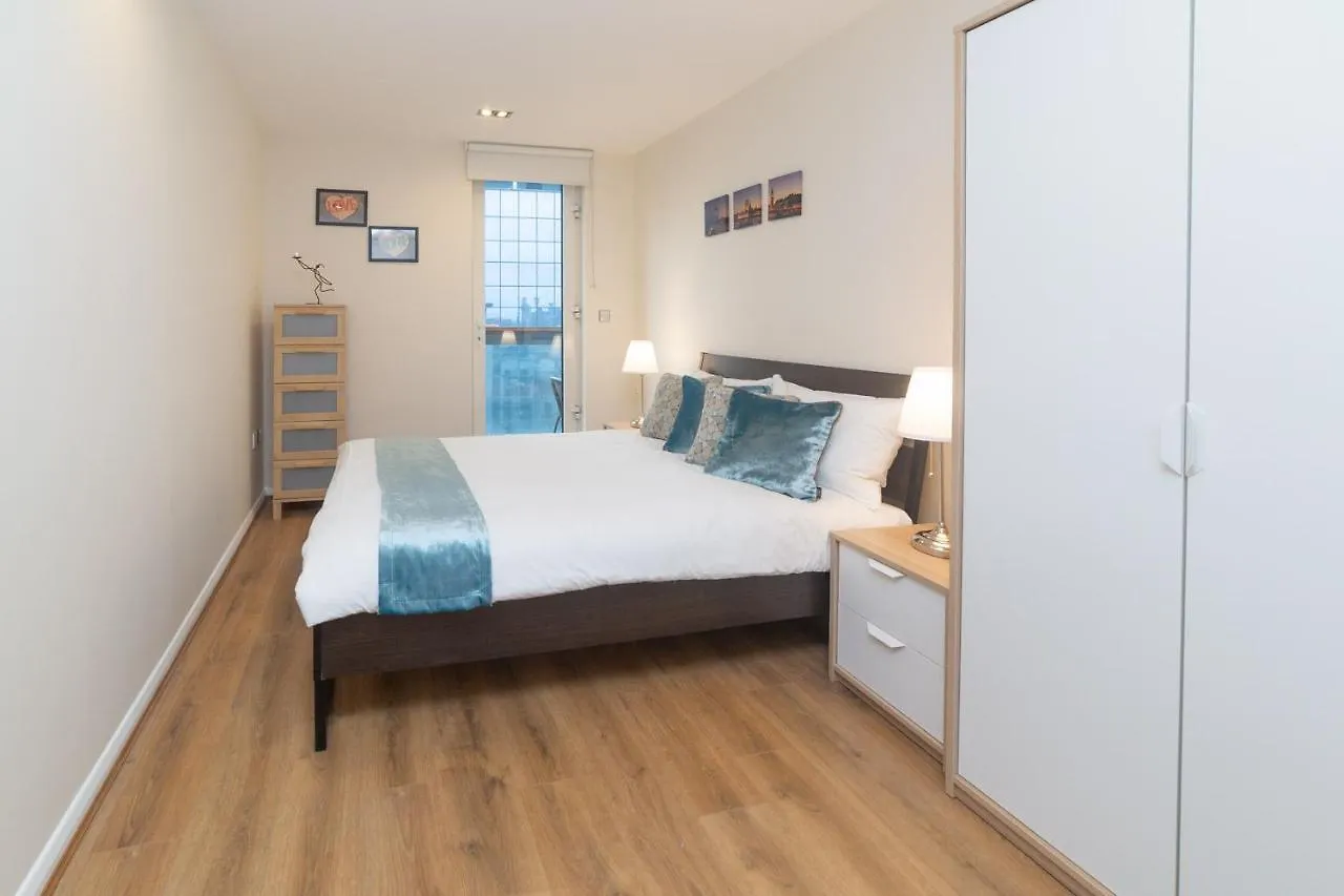 Royal Crossharbour Apartment London