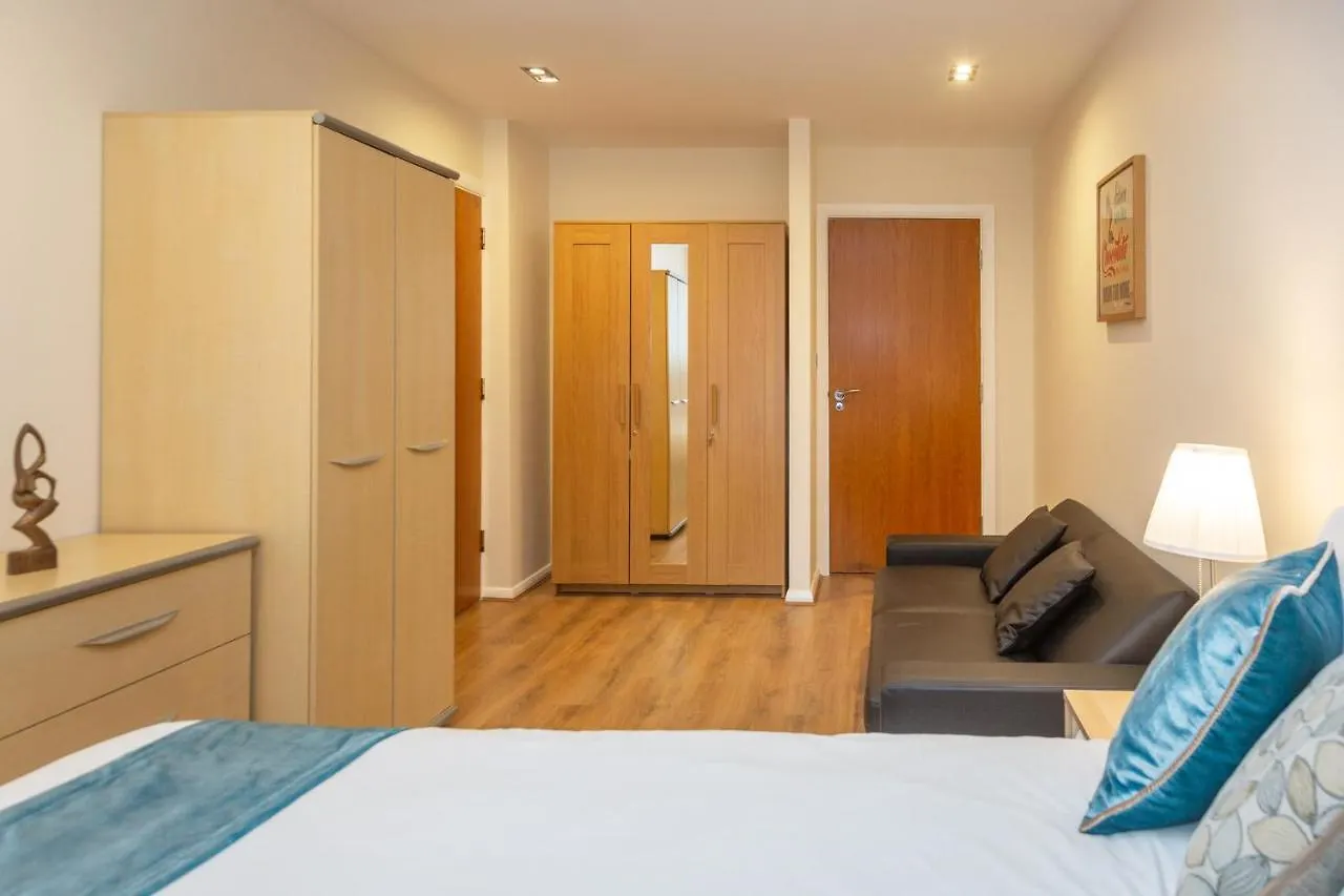 Royal Crossharbour Apartment London