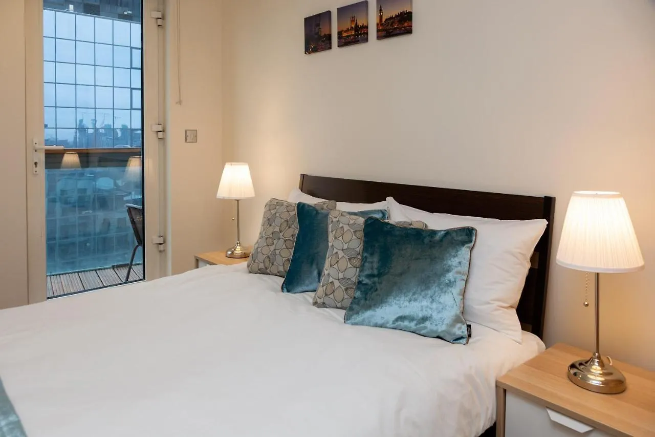 Royal Crossharbour Apartment London